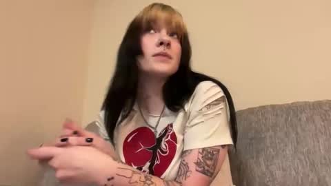 Snapshot of irissweets chatting on February 15, 2026, 1:46 am irissweets online show from February 15, 2026, 1:46 am