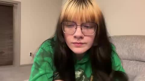 Snapshot of irissweets chatting on February 16, 2026, 2:29 am irissweets online show from February 16, 2026, 2:29 am