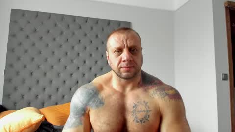 ironhulk22 online show from March 18, 2026, 7:44 am