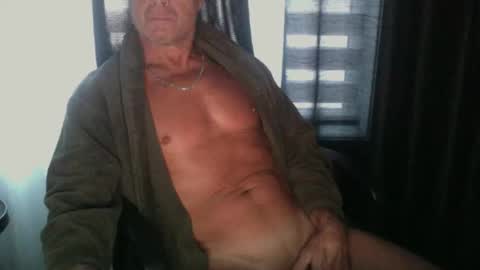 Snapshot of ironout007 chatting on November 10, 2025, 12:59 pm ironout007 online show from November 10, 2025, 12:59 pm