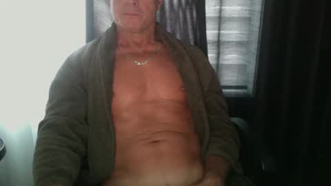 Snapshot of ironout007 chatting on November 15, 2025, 12:34 pm ironout007 online show from November 15, 2025, 12:34 pm