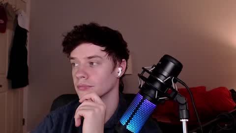 Snapshot of ironthud chatting on December 7, 2024, 1:03 am Sam online show from December 7, 2024, 1:03 am