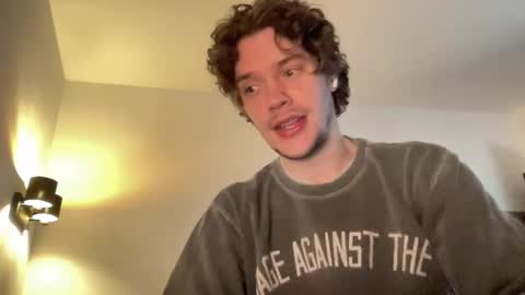 Snapshot of ironthud chatting on February 15, 2026, 9:33 pm Sam online show from February 15, 2026, 9:33 pm