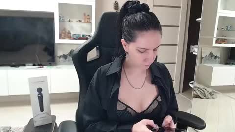 Irwi Tomboy online show from January 15, 2025, 8:41 am