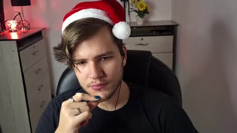 Jess online show from December 8, 2024, 6:28 pm