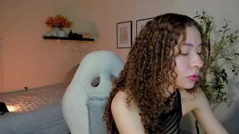 isa_____ online show from April 29, 2026, 10:49 pm