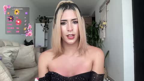 Isabella online show from April 24, 2026, 7:27 pm