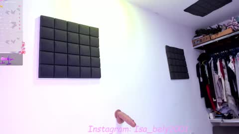 Snapshot of isa_belly_ chatting on February 14, 2025, 8:10 am Isabella online show from February 14, 2025, 8:10 am
