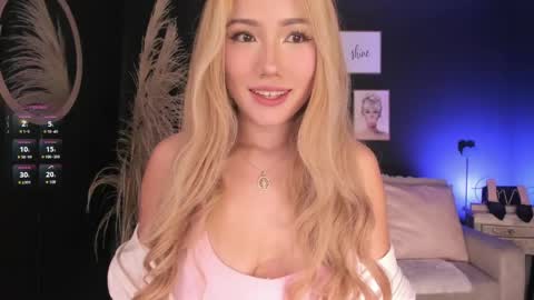 Isa Cortes  online show from May 1, 2026, 4:33 pm