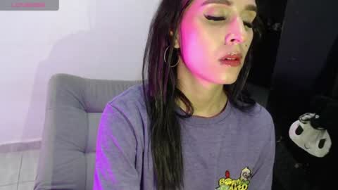 Isabella Hall online show from July 22, 2026, 11:07 pm