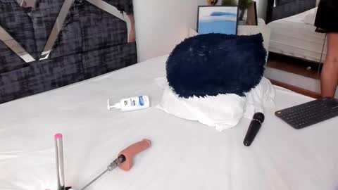 oIssaJonneso online show from March 14, 2026, 4:23 pm