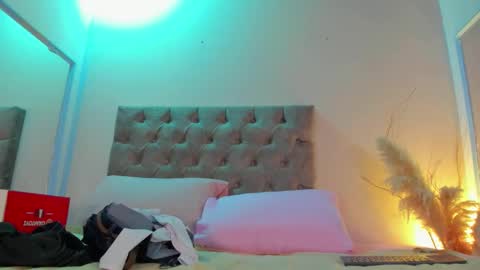 Isabella online show from January 16, 2026, 11:58 am