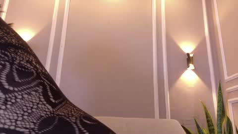 Isabella online show from May 19, 2026, 12:11 pm