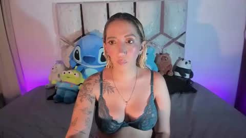 Snapshot of isa_klein chatting on July 7, 2026, 6:05 am isa_klein online show from July 7, 2026, 6:05 am