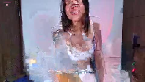 Isabella Laurentt  online show from May 12, 2026, 12:30 am
