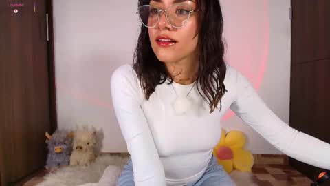 Isabella Laurentt  online show from May 14, 2026, 11:44 pm