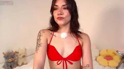 Isabella Laurentt  online show from June 3, 2026, 9:42 pm