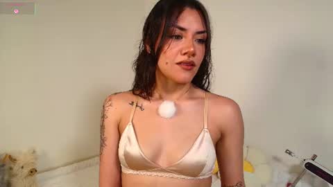Isabella Laurentt  online show from June 28, 2026, 2:06 am