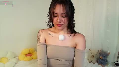 Isabella Laurentt  online show from July 31, 2026, 7:13 pm