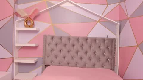 Snapshot of isa_little4u chatting on February 12, 2025, 1:41 am online show from February 12, 2025, 1:41 am