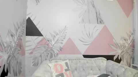 Snapshot of isa_little4u chatting on March 11, 2025, 10:18 am online show from March 11, 2025, 10:18 am