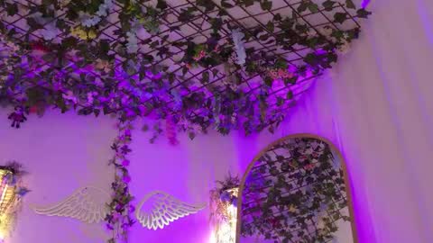 Isabella        online show from March 6, 2026, 10:17 pm