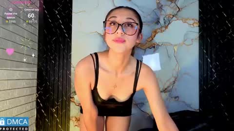Snapshot of isa_sweet1_ chatting on May 11, 2026, 4:04 pm Isa online show from May 11, 2026, 4:04 pm