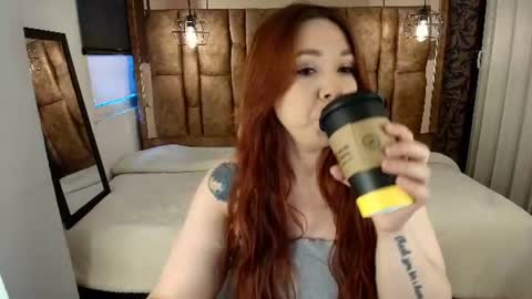 Snapshot of isa_thompson__ chatting on July 1, 2026, 11:45 am I S A online show from July 1, 2026, 11:45 am