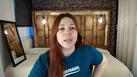 Snapshot of isa_thompson__ chatting on July 21, 2026, 11:45 am I S A online show from July 21, 2026, 11:45 am