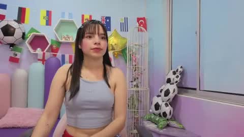 Snapshot of isaa_skinnyy chatting on July 10, 2026, 3:44 am Isaa Skinny online show from July 10, 2026, 3:44 am