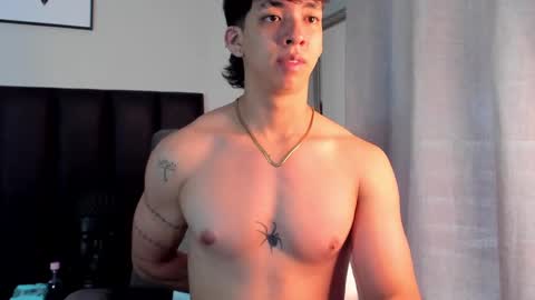 isaac_cryston online show from February 24, 2025, 8:47 pm