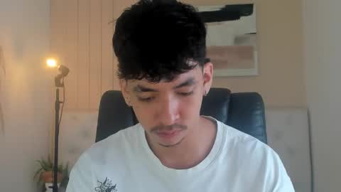 isaac_cryston online show from November 7, 2025, 9:04 pm