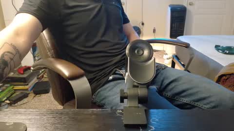 Snapshot of isaac_sheffield chatting on December 16, 2024, 12:15 am isaac online show from December 16, 2024, 12:15 am