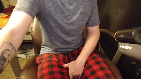 Snapshot of isaac_sheffield chatting on December 22, 2024, 1:00 pm isaac online show from December 22, 2024, 1:00 pm