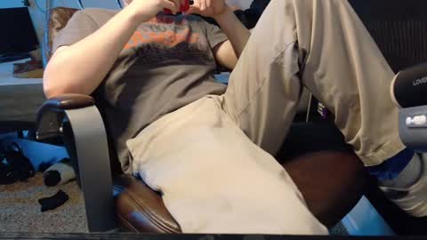 Snapshot of isaac_sheffield chatting on December 27, 2024, 11:21 pm isaac online show from December 27, 2024, 11:21 pm