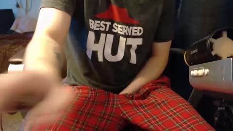 Snapshot of isaac_sheffield chatting on January 1, 2025, 5:33 pm isaac online show from January 1, 2025, 5:33 pm