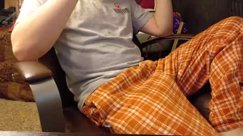 Snapshot of isaac_sheffield chatting on January 5, 2025, 11:22 pm isaac online show from January 5, 2025, 11:22 pm