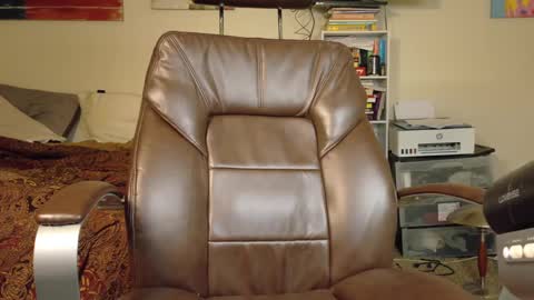 Snapshot of isaac_sheffield chatting on January 27, 2025, 6:41 pm isaac online show from January 27, 2025, 6:41 pm