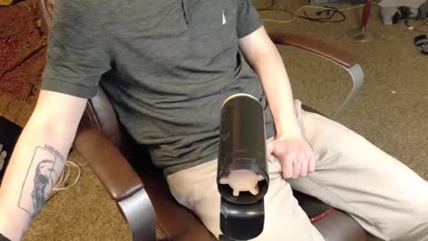 Snapshot of isaac_sheffield chatting on January 28, 2025, 3:15 am isaac online show from January 28, 2025, 3:15 am