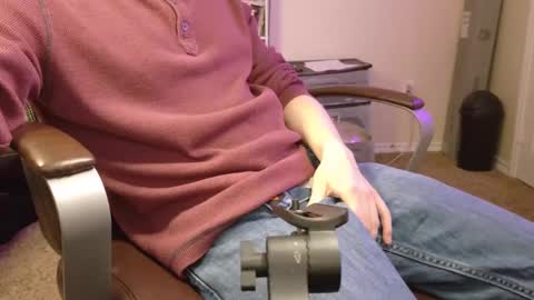 Snapshot of isaac_sheffield chatting on February 3, 2025, 10:03 am isaac online show from February 3, 2025, 10:03 am