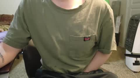 Snapshot of isaac_sheffield chatting on March 9, 2025, 9:03 pm isaac online show from March 9, 2025, 9:03 pm