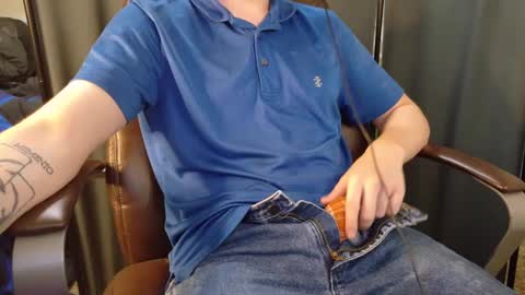 Snapshot of isaac_sheffield chatting on September 9, 2025, 9:14 pm isaac online show from September 9, 2025, 9:14 pm