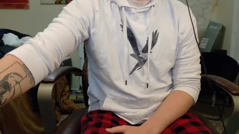 Snapshot of isaac_sheffield chatting on October 6, 2025, 12:35 pm isaac online show from October 6, 2025, 12:35 pm