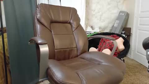 Snapshot of isaac_sheffield chatting on October 20, 2025, 2:12 am isaac online show from October 20, 2025, 2:12 am