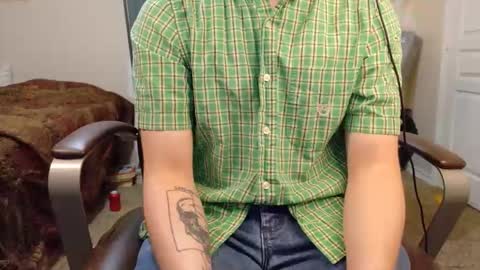 Snapshot of isaac_sheffield chatting on October 22, 2025, 6:46 am isaac online show from October 22, 2025, 6:46 am