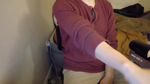 Snapshot of isaac_sheffield chatting on December 15, 2025, 1:21 am isaac online show from December 15, 2025, 1:21 am