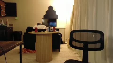 isaac online show from April 27, 2026, 6:11 am
