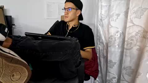 Snapshot of isaac_winter_ chatting on October 21, 2025, 2:34 am Isaac online show from October 21, 2025, 2:34 am