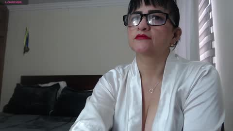 Snapshot of isabeel_sofia01 chatting on February 2, 2025, 12:46 pm Isabeel Sofia online show from February 2, 2025, 12:46 pm