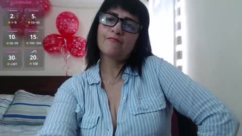 Snapshot of isabeel_sofia01 chatting on February 19, 2025, 6:00 pm Isabeel Sofia online show from February 19, 2025, 6:00 pm